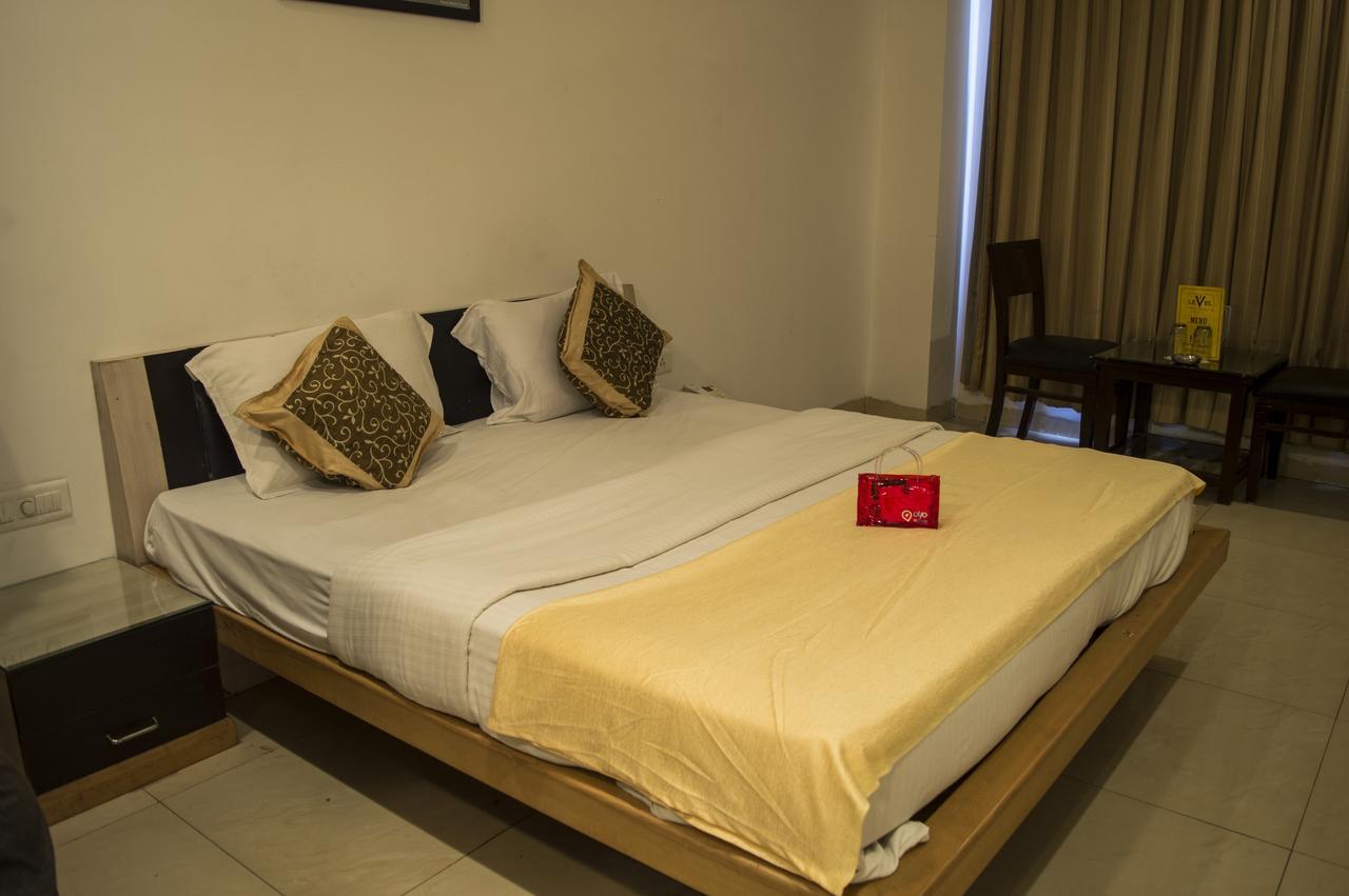 Oyo 751 Hotel Shree Palace 博帕尔 外观 照片