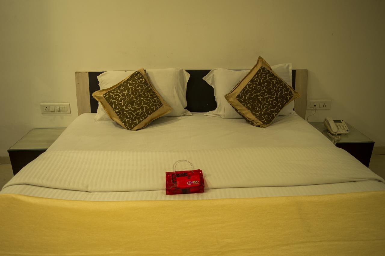 Oyo 751 Hotel Shree Palace 博帕尔 外观 照片