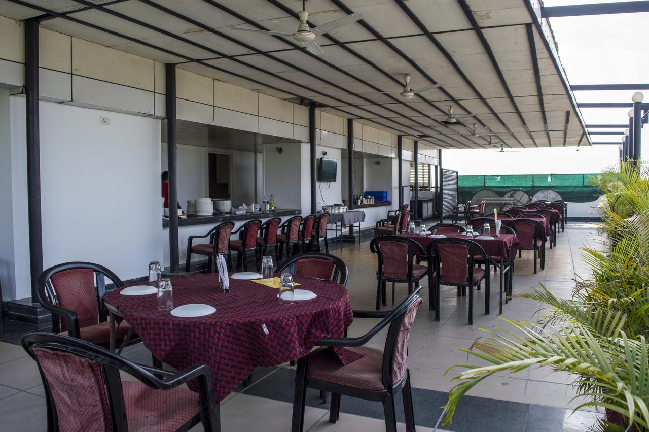 Oyo 751 Hotel Shree Palace 博帕尔 外观 照片